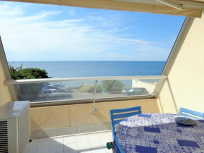 STUDIO 3 PERS AVEC CLIMATISATION CRIQUES DE LA CORNICHE